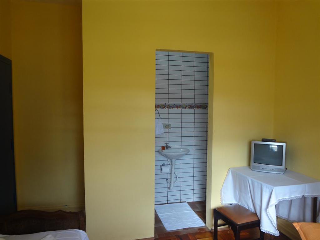 Pousada B & B Águas de Lindóia Rum bild