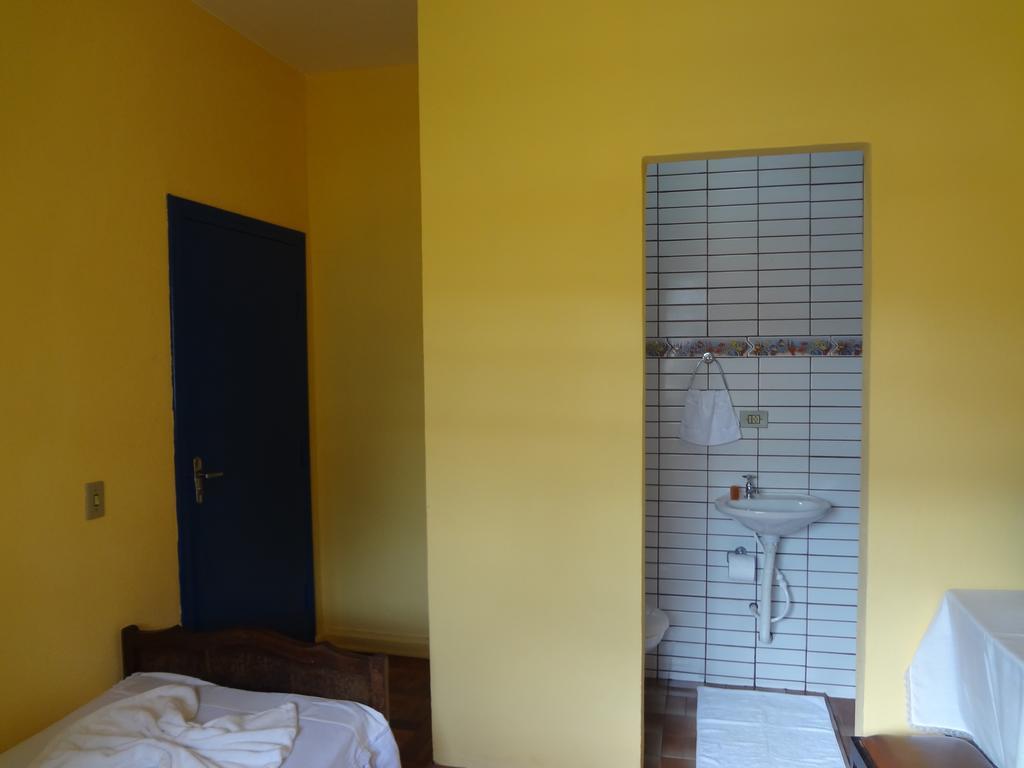 Pousada B & B Águas de Lindóia Rum bild
